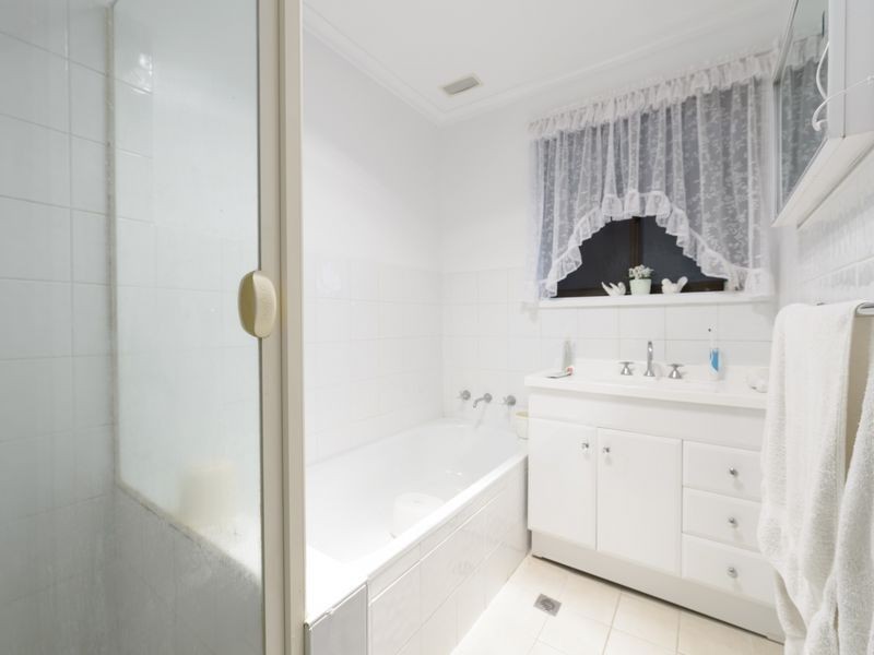 8 McLarty Court, Kambah ACT 2902