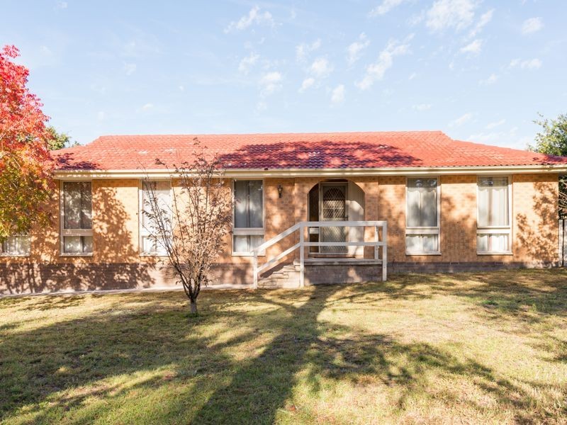6 Dempster Place, Kambah ACT 2902