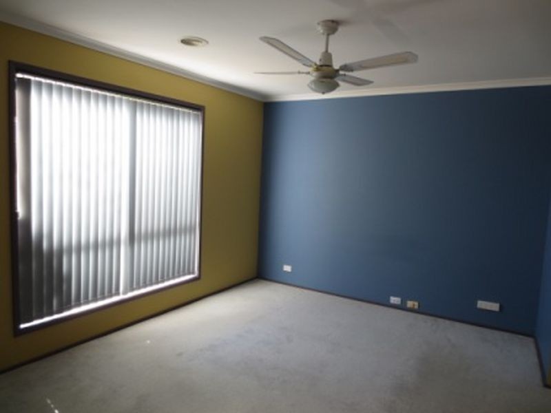 9 Bastow Circuit, Banks ACT 2906