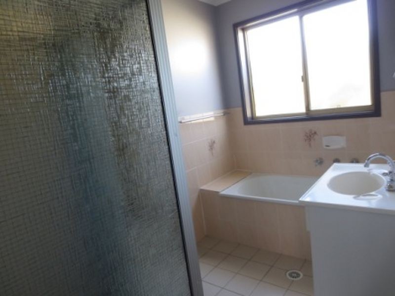 9 Bastow Circuit, Banks ACT 2906