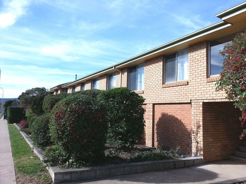 2/2 Donald Road, Queanbeyan NSW 2620