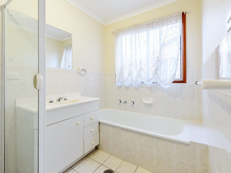 13 Shean Place, Gordon ACT 2906