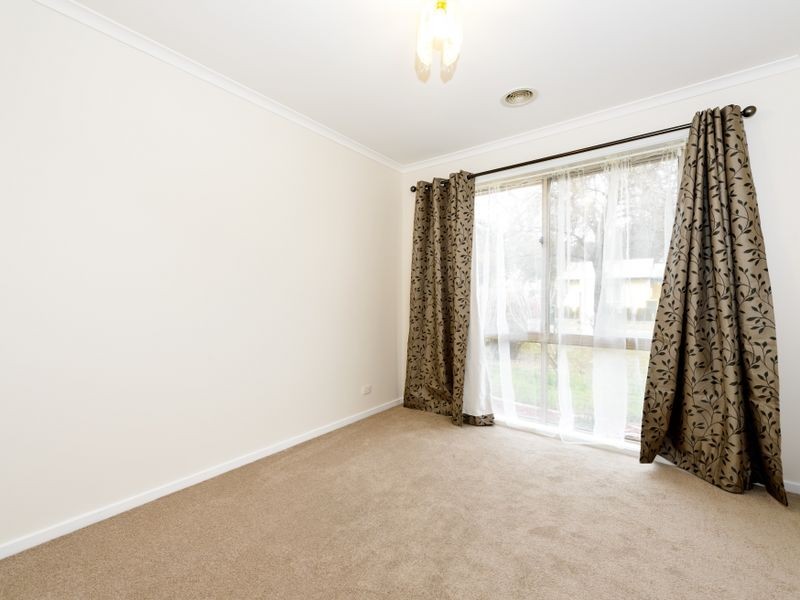 37 House Circuit, Banks ACT 2906