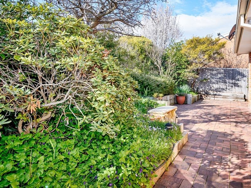 6 12 Clamp Place, Greenway ACT 2900