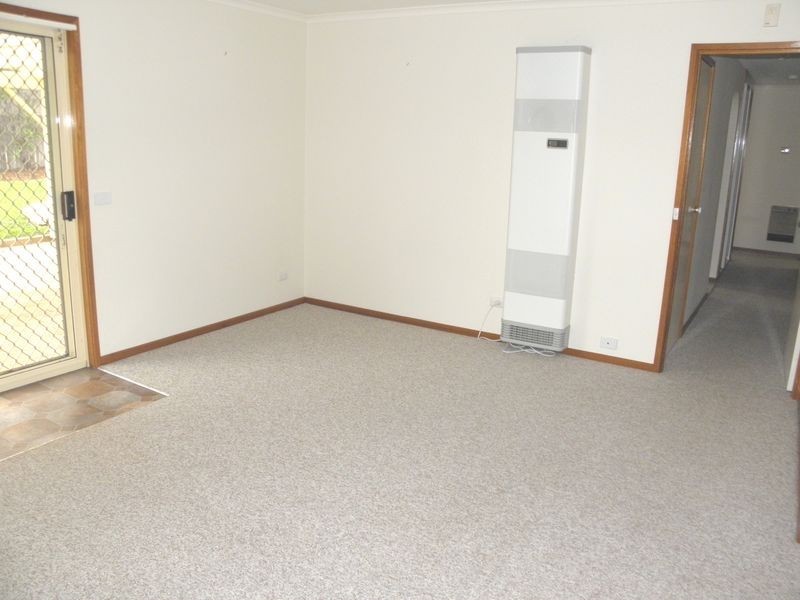 35 Clare Dennis Avenue, Gordon ACT 2906