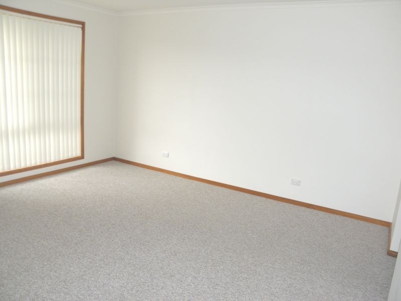35 Clare Dennis Avenue, Gordon ACT 2906