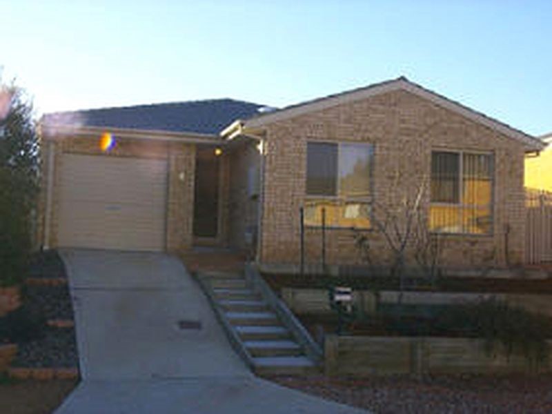 6 Tindall Place, Conder ACT 2906