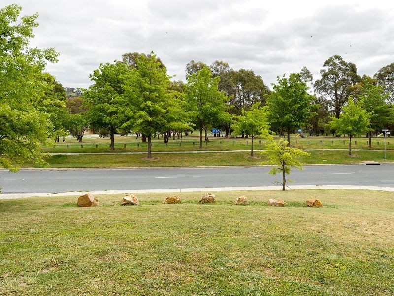 2 Wilson Crescent, Banks ACT 2906