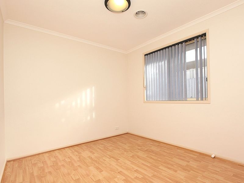 2/17 Whitford Place, Conder ACT 2906