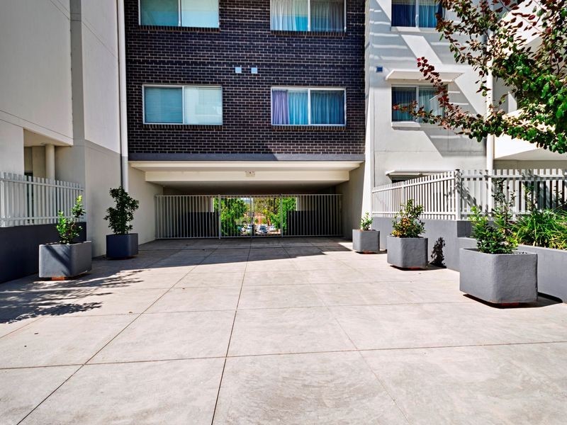 92/140 – 1 Anketell Street “The Vue”, Greenway ACT 2900