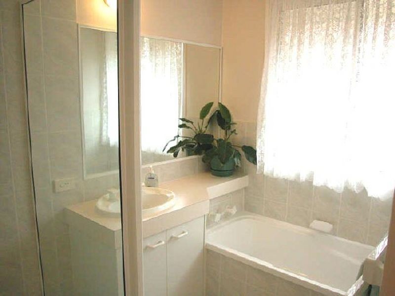 4 Iredale Place, Gordon ACT 2906