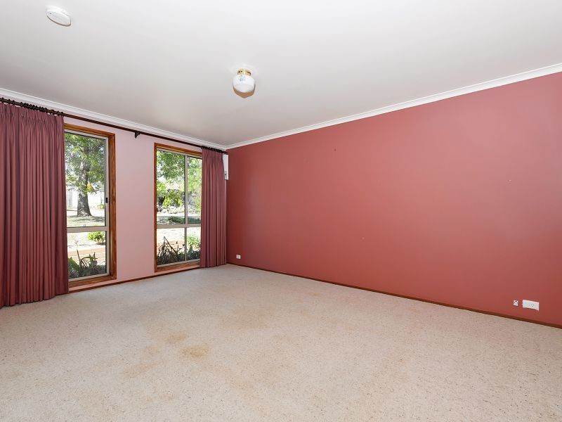 15 Ironbark Crescent, Banks ACT 2906