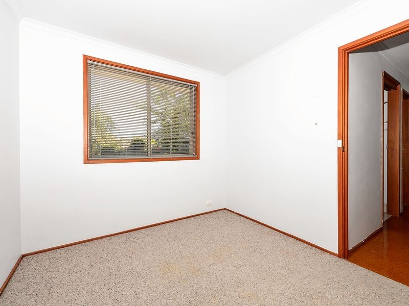 15 Ironbark Crescent, Banks ACT 2906