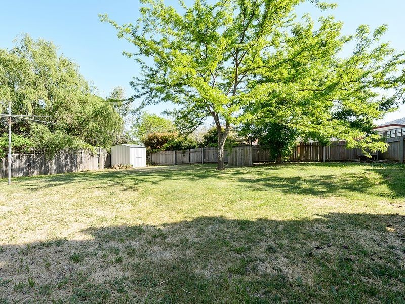 15 Ironbark Crescent, Banks ACT 2906