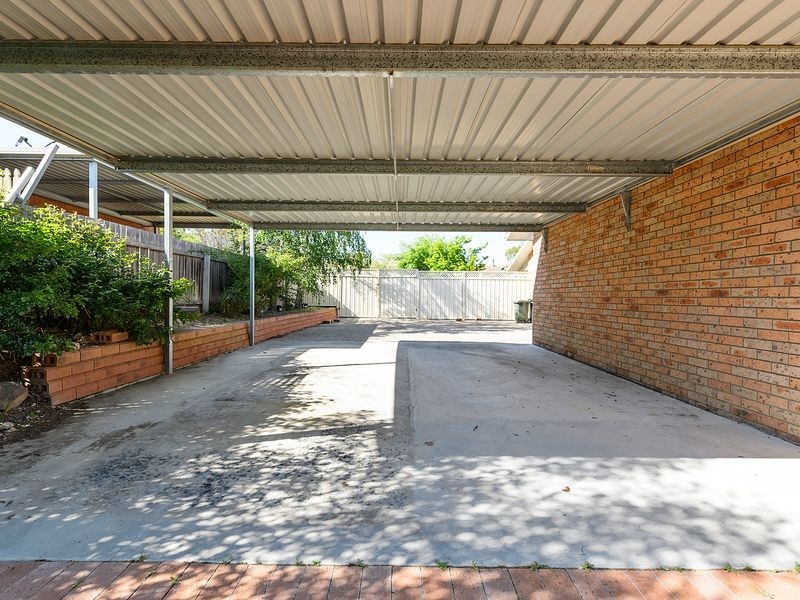 15 Ironbark Crescent, Banks ACT 2906