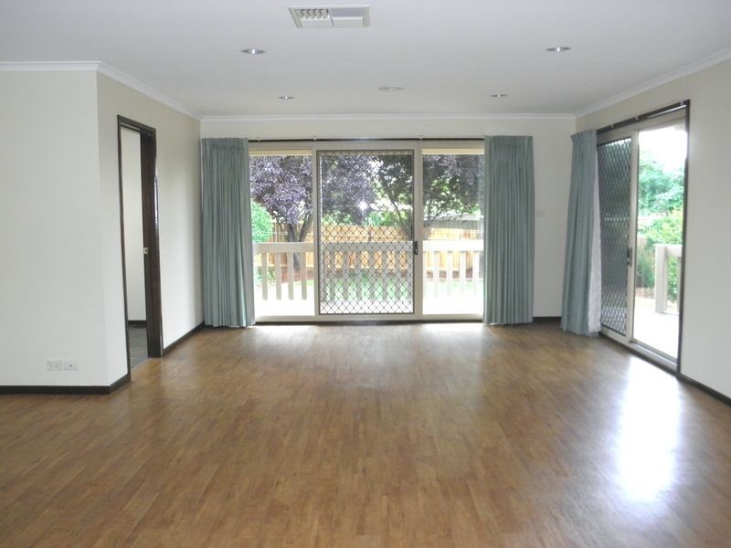 8 Andrea Place, Bonython ACT 2905