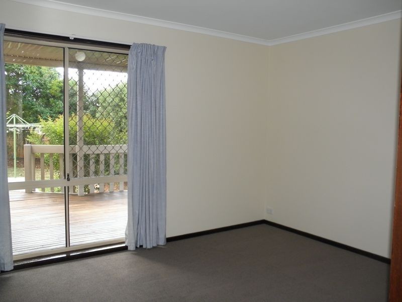 8 Andrea Place, Bonython ACT 2905