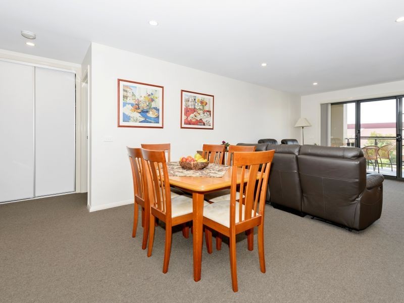 18/1 Cowlishaw Street, Greenway ACT 2900