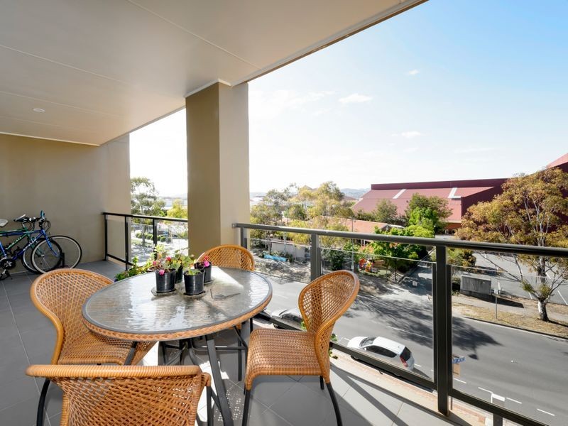 18/1 Cowlishaw Street, Greenway ACT 2900