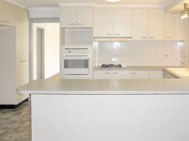 8 Iredale Place, Gordon ACT 2906