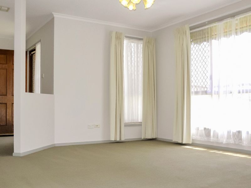 8 Iredale Place, Gordon ACT 2906