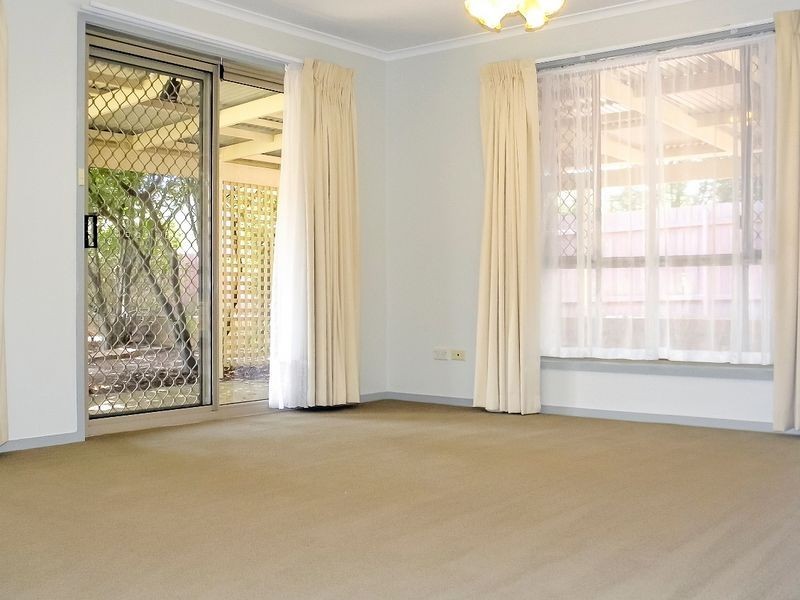 8 Iredale Place, Gordon ACT 2906