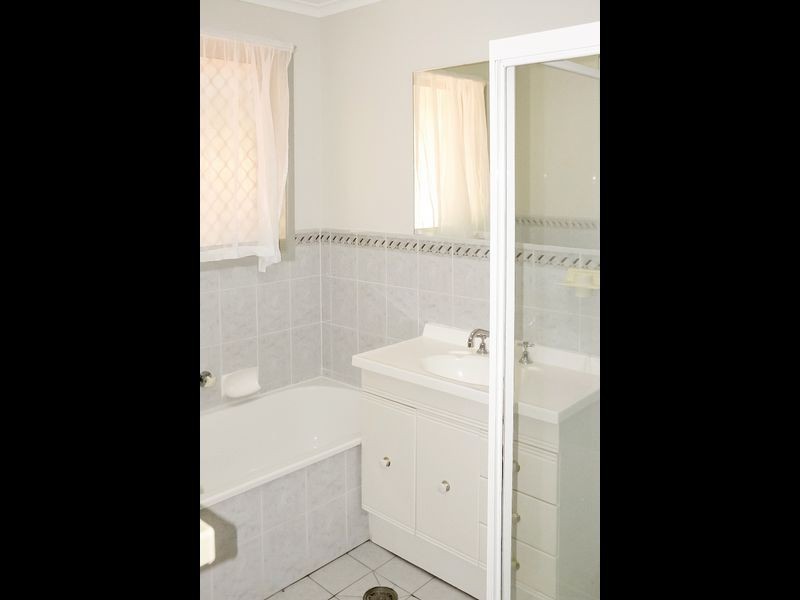 8 Iredale Place, Gordon ACT 2906