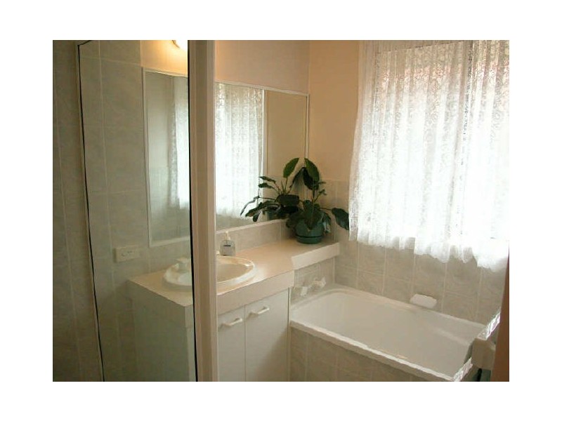 4 Iredale Place, Gordon ACT 2906