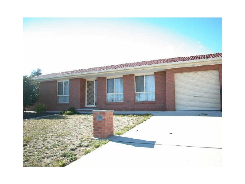 4 Richardson Circuit, Conder ACT 2906