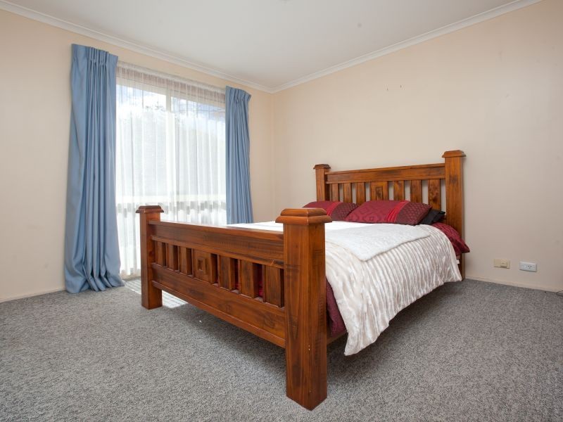 9 Andrew Crescent, Calwell ACT 2905