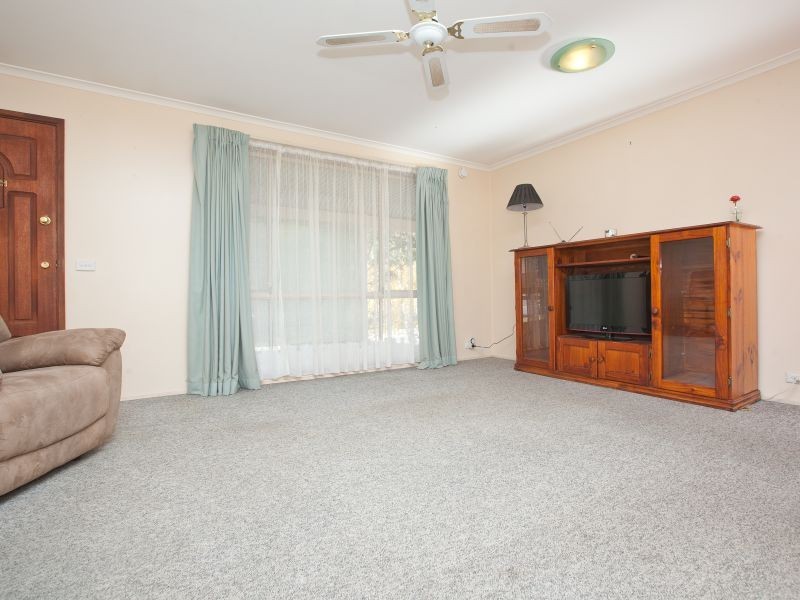 9 Andrew Crescent, Calwell ACT 2905