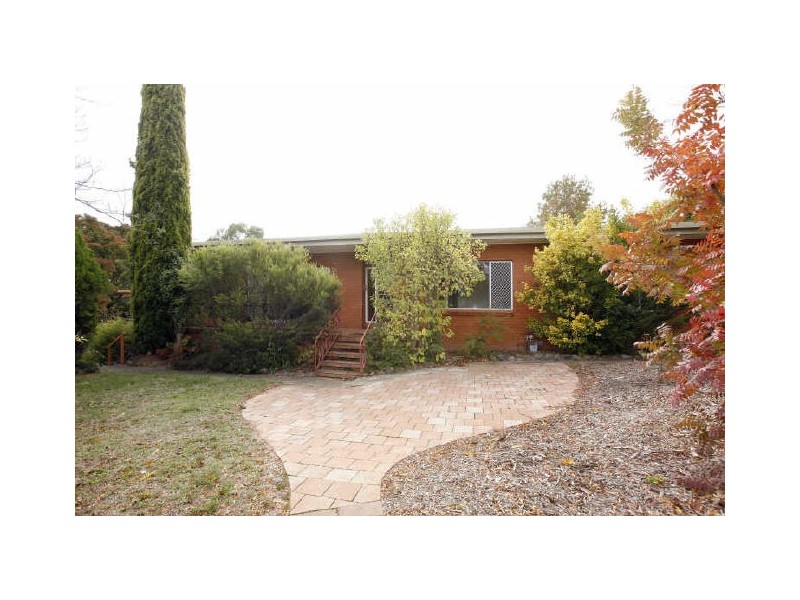 6 Hull Place, Hackett ACT 2602
