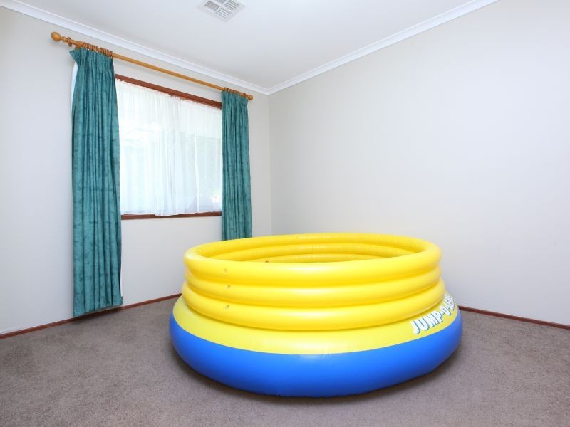 77 Goldstein Crescent, Chisholm ACT 2905