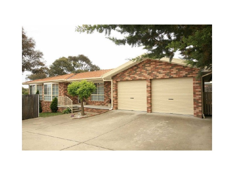 2/7 Halloran Drive, Jerrabomberra NSW 2619