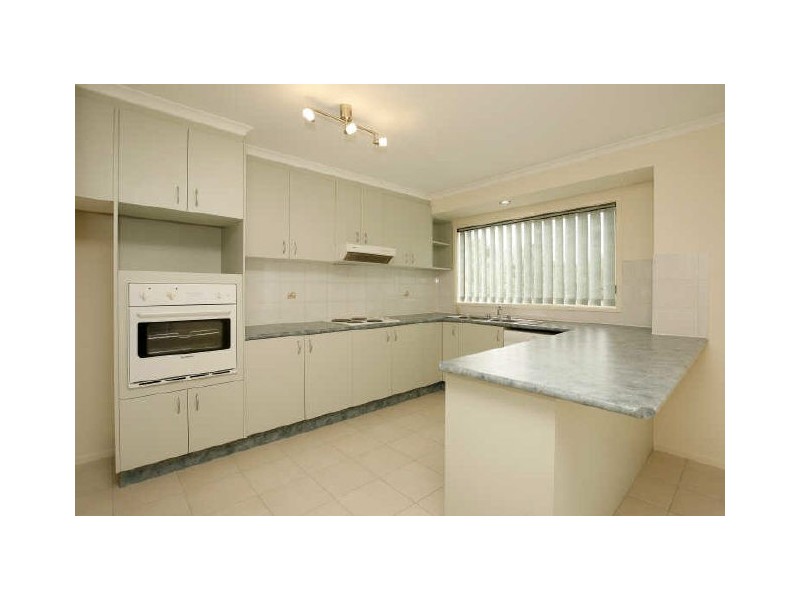 2/7 Halloran Drive, Jerrabomberra NSW 2619