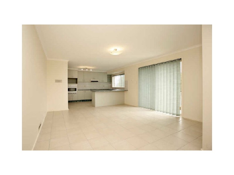 2/7 Halloran Drive, Jerrabomberra NSW 2619