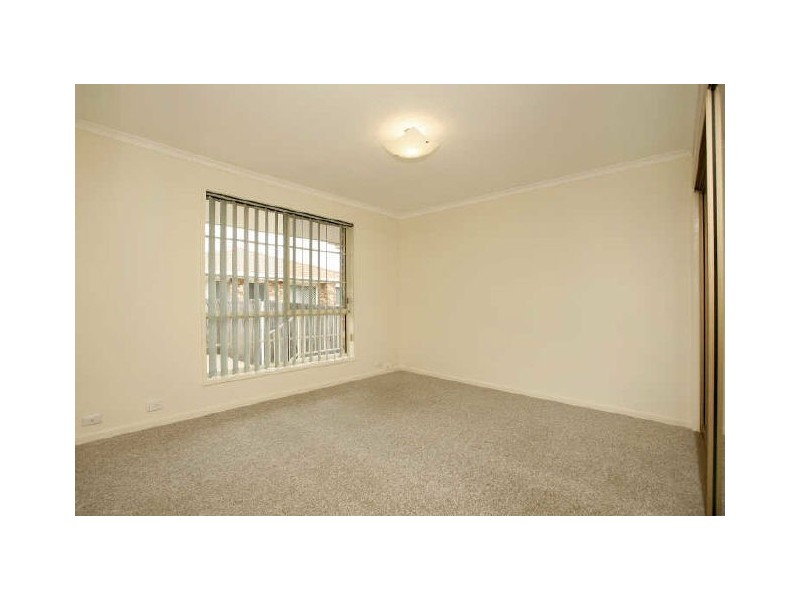 2/7 Halloran Drive, Jerrabomberra NSW 2619