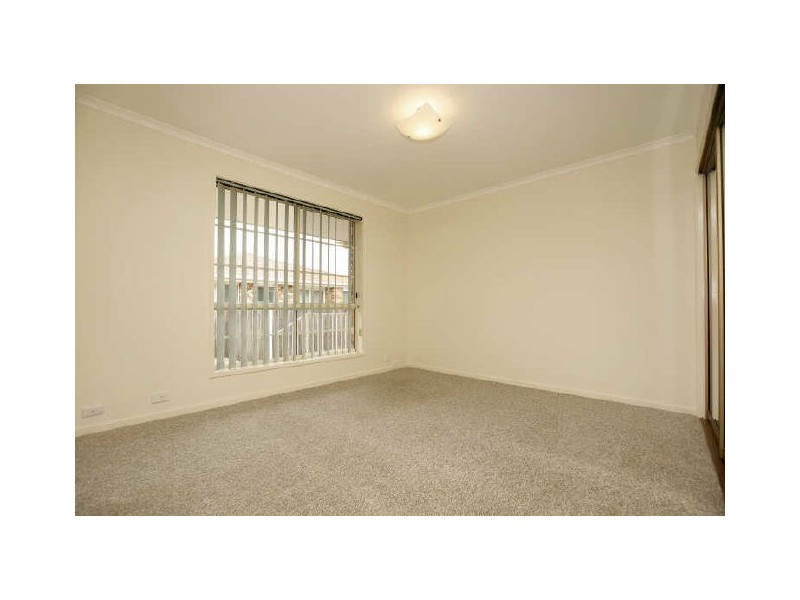 2/7 Halloran Drive, Jerrabomberra NSW 2619