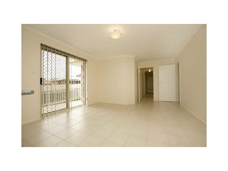 2/7 Halloran Drive, Jerrabomberra NSW 2619