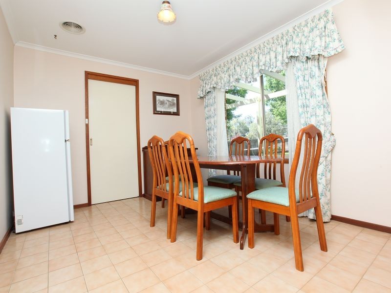 26 Churchill Way, Gordon ACT 2906