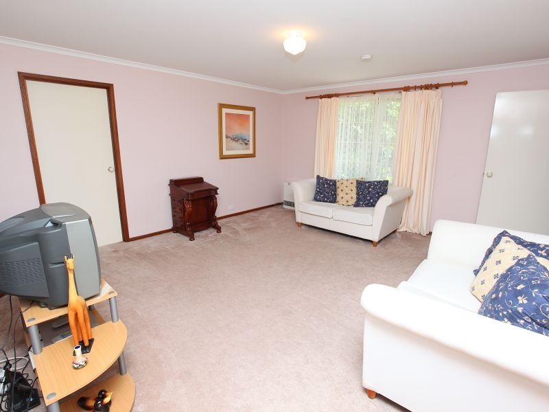 26 Churchill Way, Gordon ACT 2906