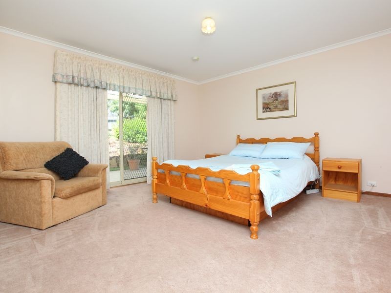 26 Churchill Way, Gordon ACT 2906