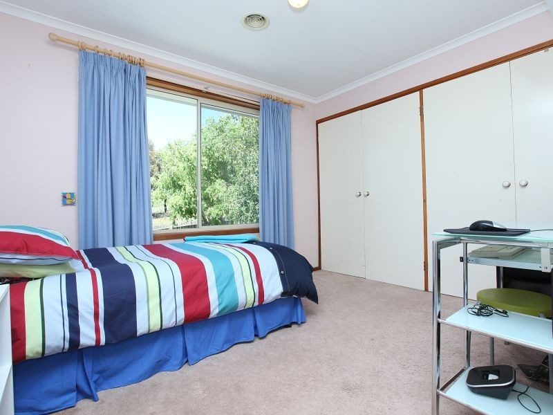 26 Churchill Way, Gordon ACT 2906