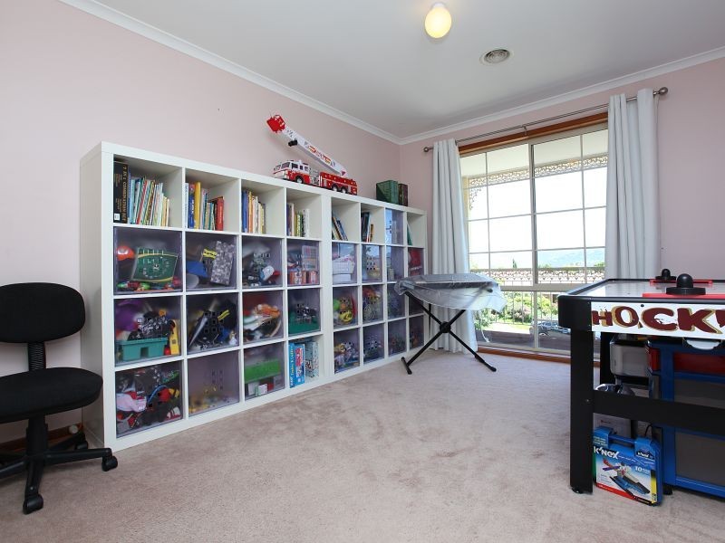 26 Churchill Way, Gordon ACT 2906