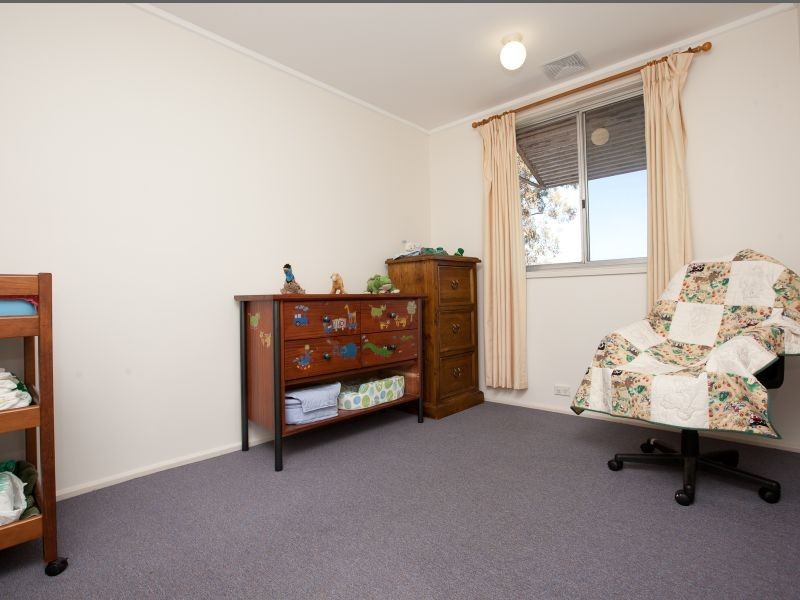 14 Jenner Court, Wanniassa ACT 2903
