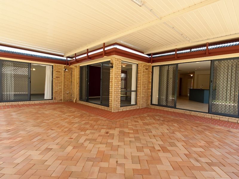 14 Franzin Drive, Cashmere QLD 4500