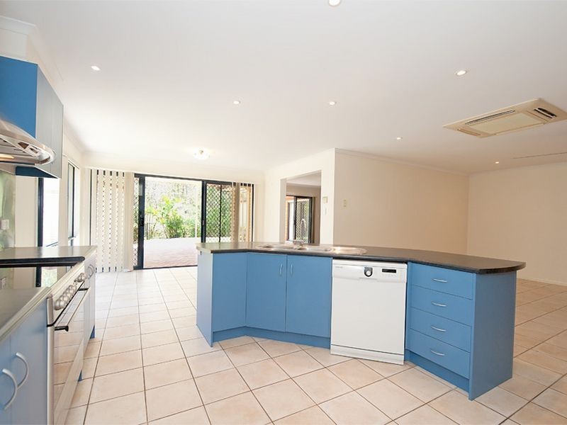 14 Franzin Drive, Cashmere QLD 4500