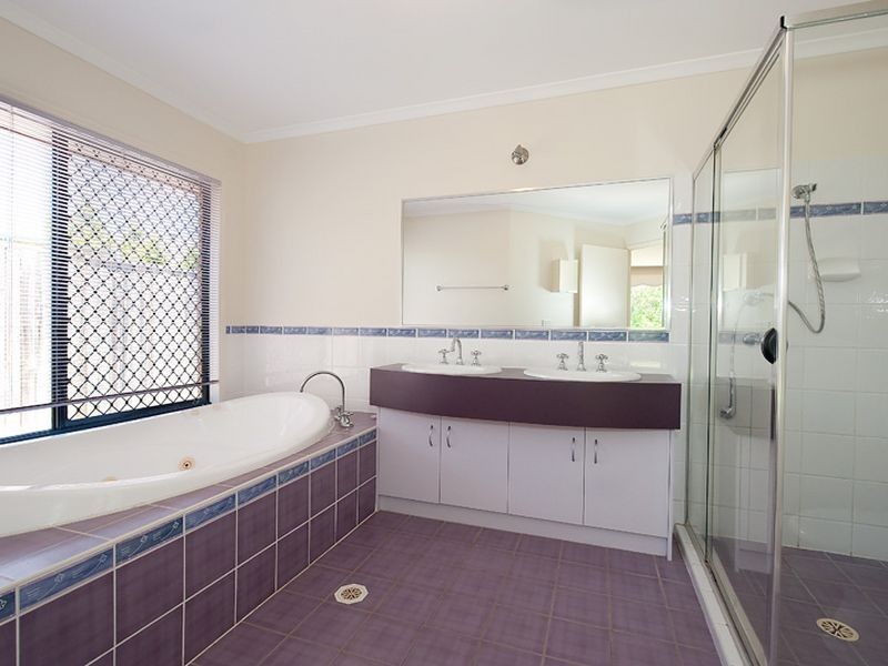 14 Franzin Drive, Cashmere QLD 4500