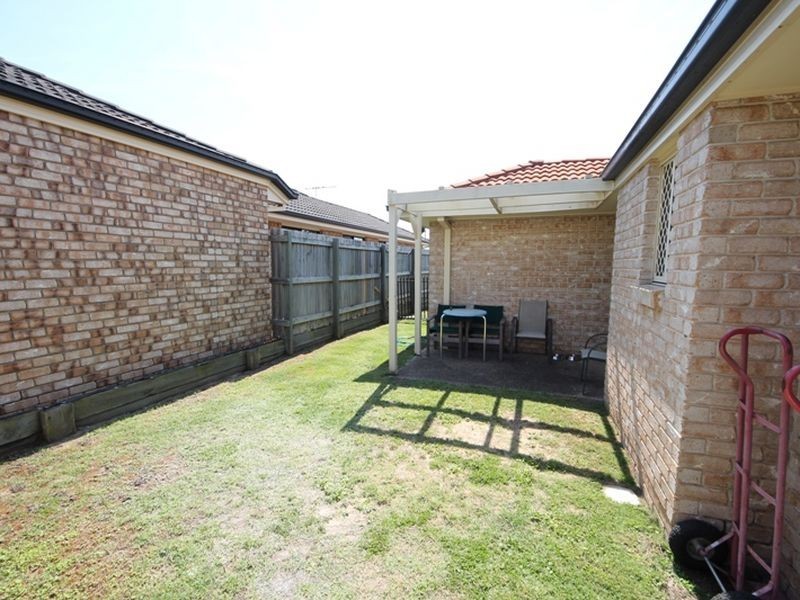 9 Mowbray Court, Kallangur QLD 4503