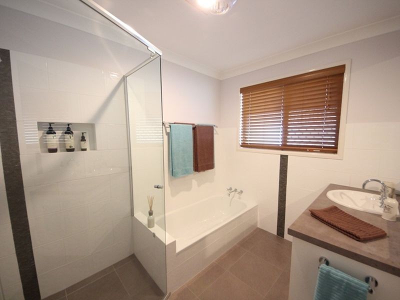 5 Leo Court, Kallangur QLD 4503